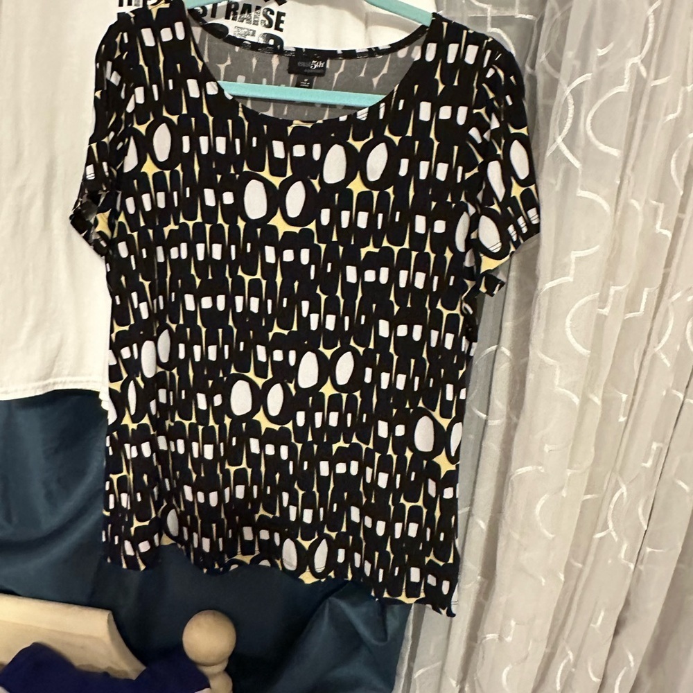 East 5th Essentials Black and White Patterned Top